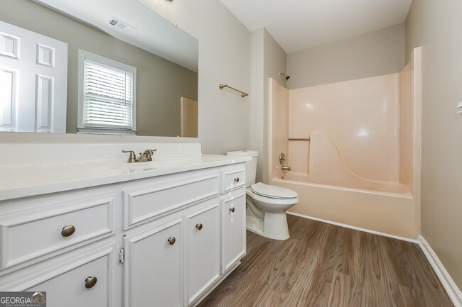 Building Photo - 105 Vesta Ct