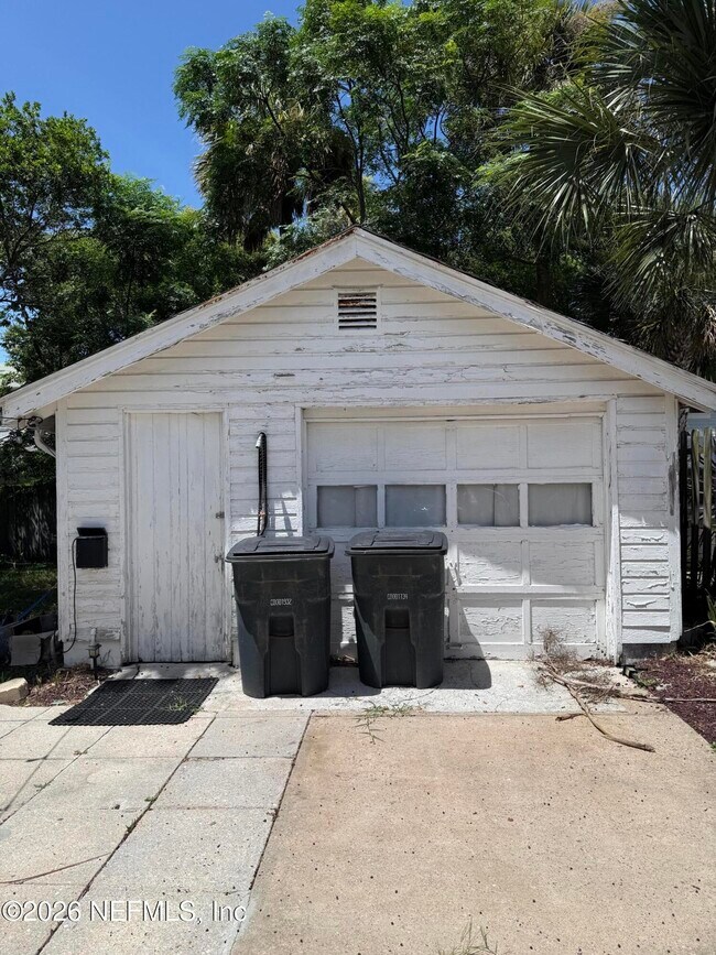 Building Photo - 263 2nd St
