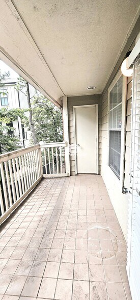 Building Photo - 2060 Chastain Park Ct NE