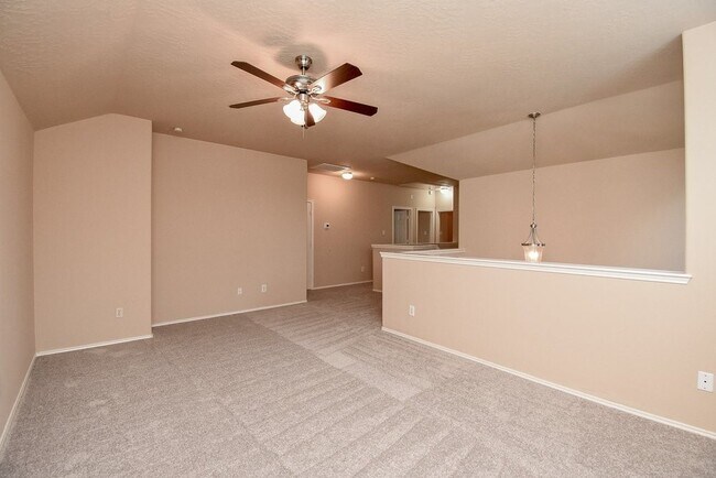 Building Photo - 9602 Siano Pines Dr