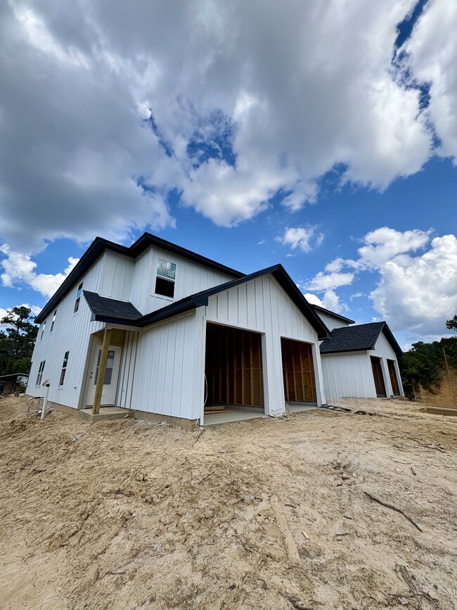 Building Photo - 8425 Harvard Dr