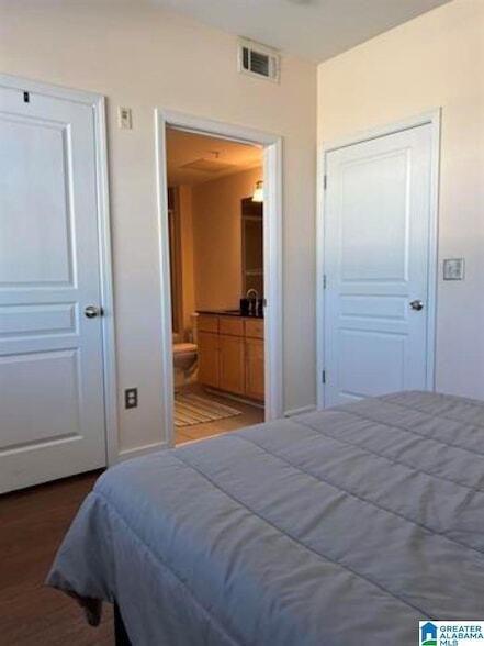 Building Photo - 2020 5th Ave