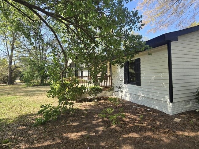 Building Photo - 2619 W Black Creek Rd