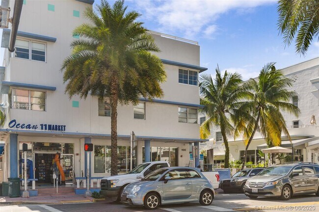 Building Photo - 1100 Collins Ave