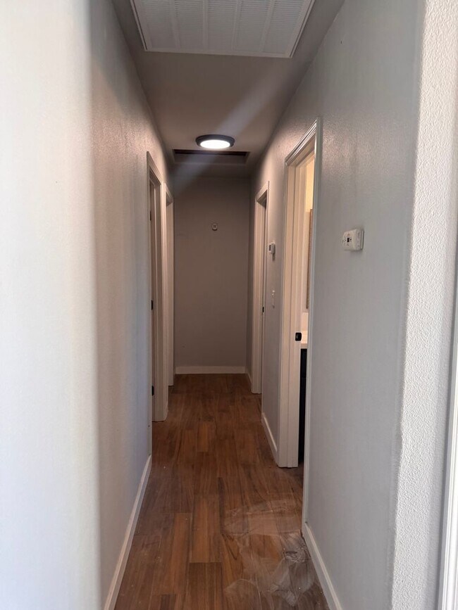 Building Photo - Newly Remolded 3 Bedroom, 2 Bath Home