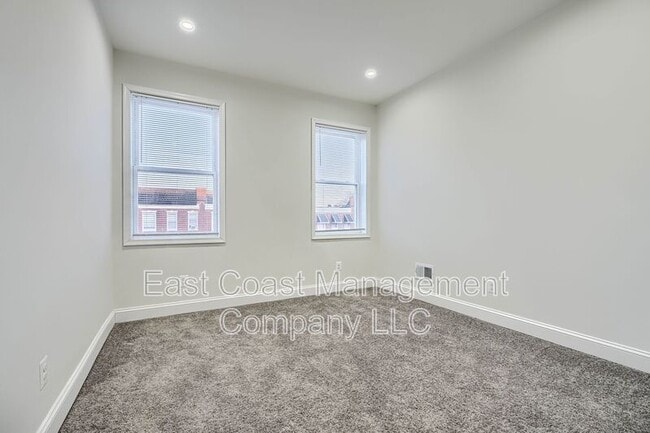 Building Photo - 518 Normandy Ave