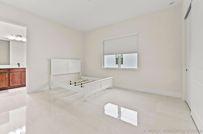 Building Photo - 15030 Wildwood Cir