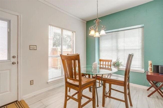 Building Photo - 1709 Circle Creek Dr