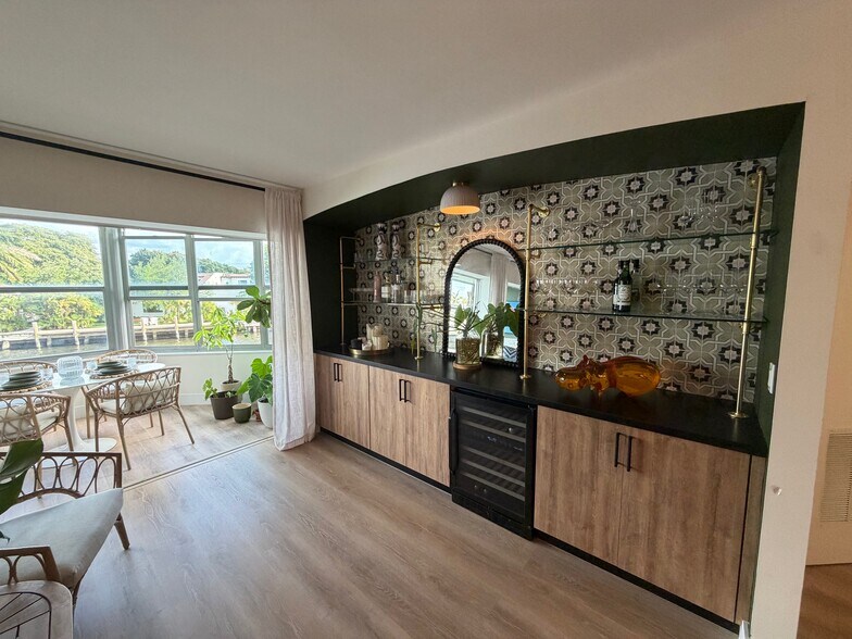 Building Photo - 818 SE 4th St