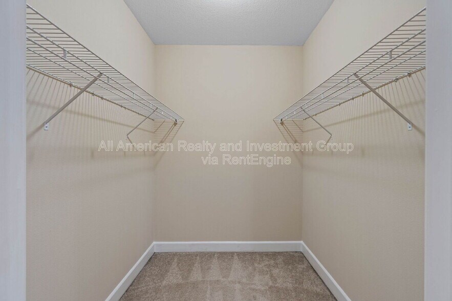 Building Photo - 511 Arbor Lake Dr