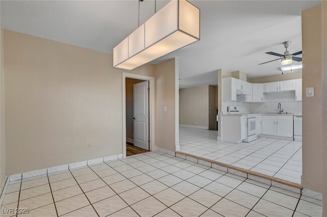 Building Photo - 6121 Edgewood Cir