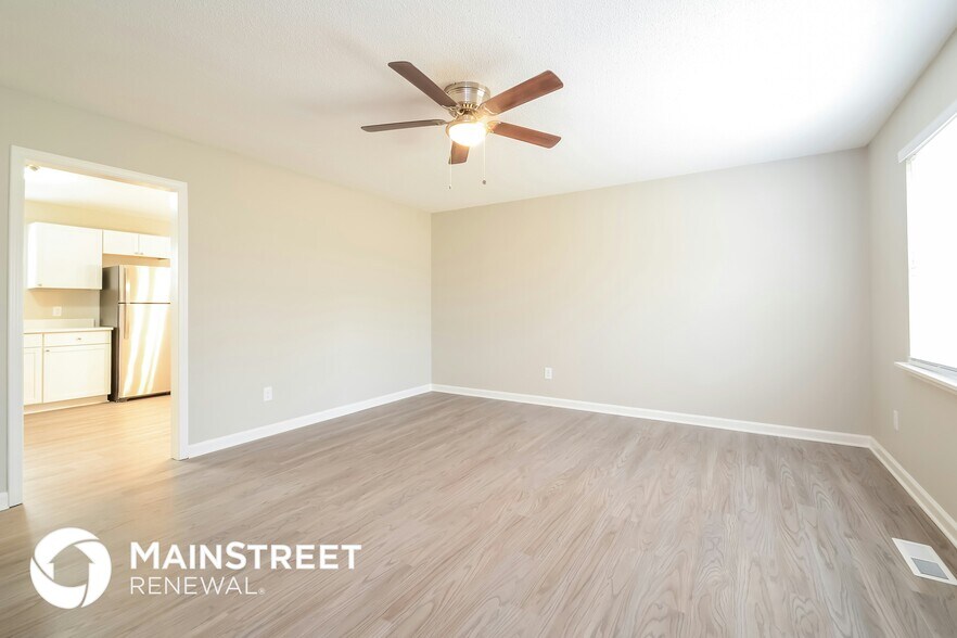 Building Photo - 1003 Oak Blvd