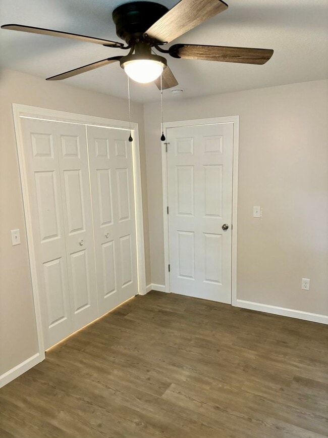 Building Photo - 925 W Market St