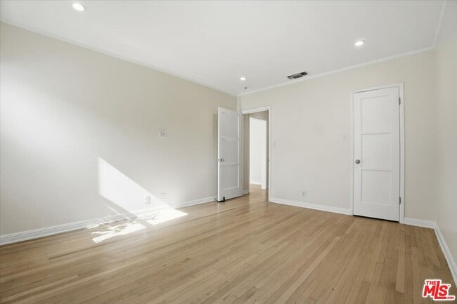 Building Photo - 2317 Veteran Ave