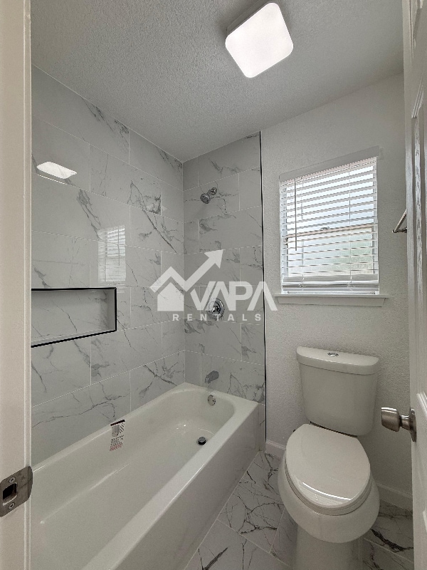 Building Photo - 5512 Grand Lake Dr