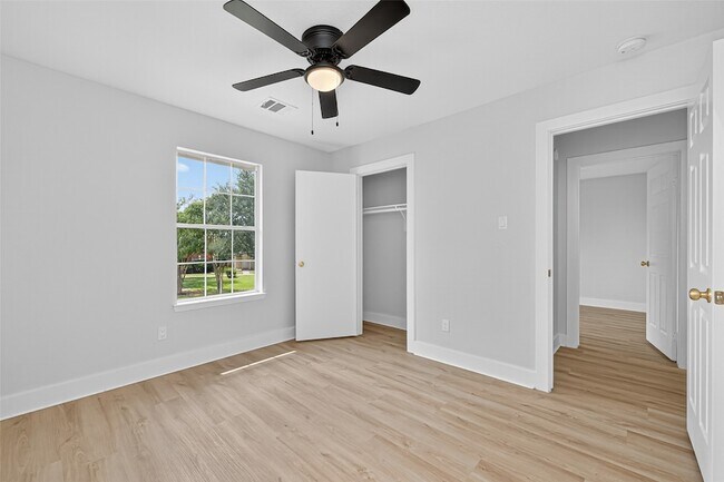 Building Photo - 19515 Fletcher Way Dr