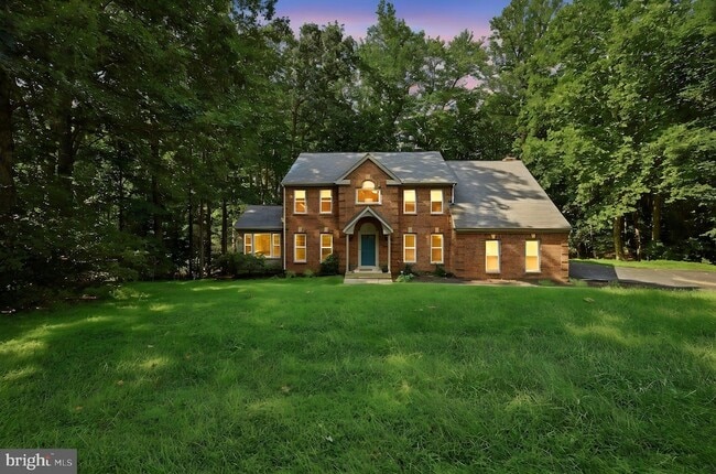 Building Photo - 2 English Hills Dr