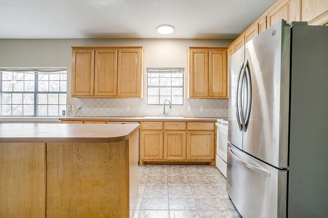 Building Photo - Country Living- Half Duplex-  3 Bed, 2 Bat...