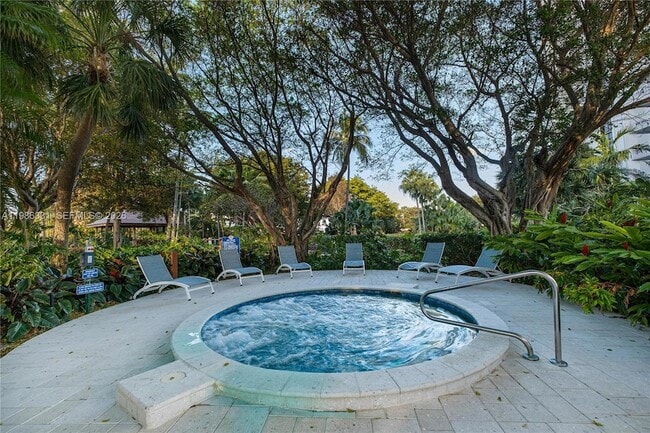 Building Photo - 4000 Towerside Terrace