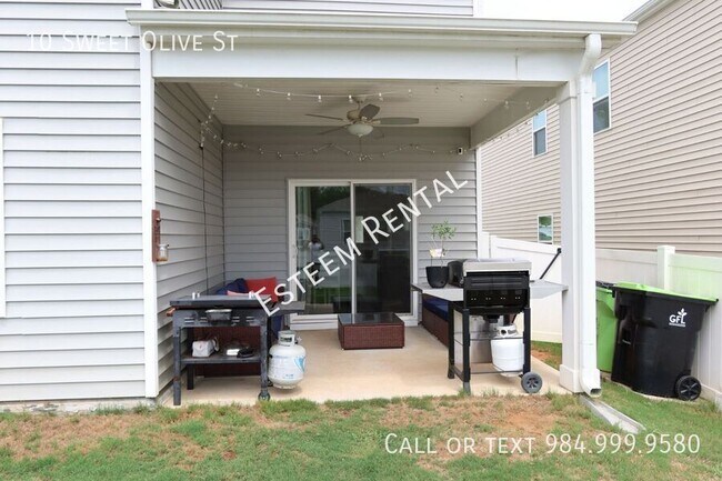 Building Photo - 10 Sweet Olive St