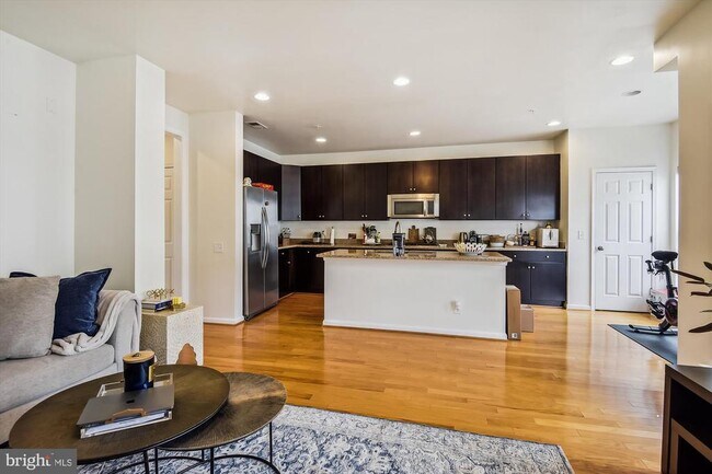 Building Photo - 3028 Rittenhouse Cir