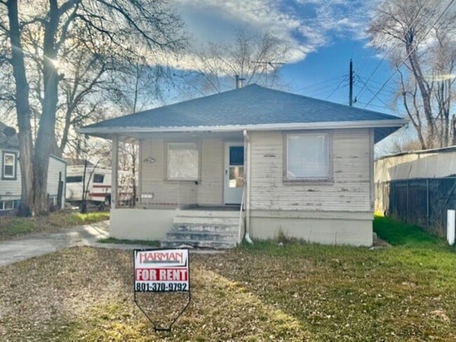 Building Photo - 268 S 900 W