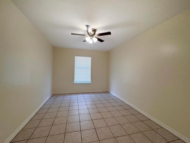 Building Photo - 304 Anthony Ln