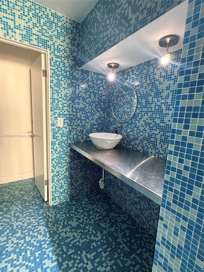 Building Photo - 15315 Loch Isle Dr W