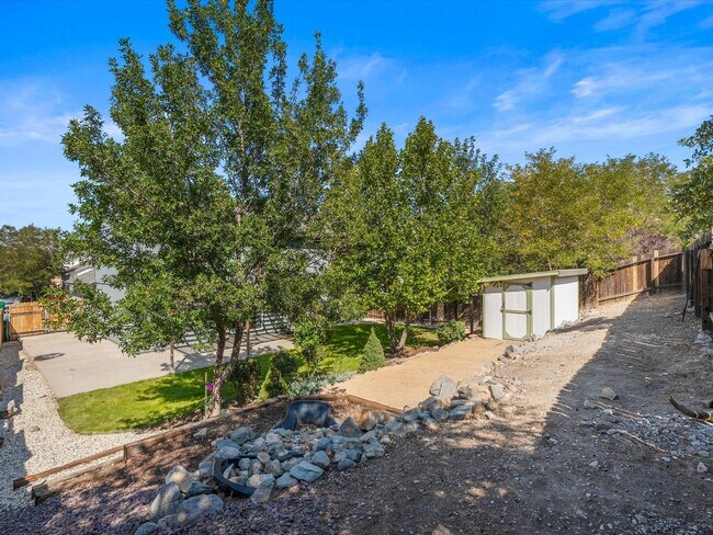 Building Photo - Newly Renovated 4 Bedroom Home with Gorgeo...