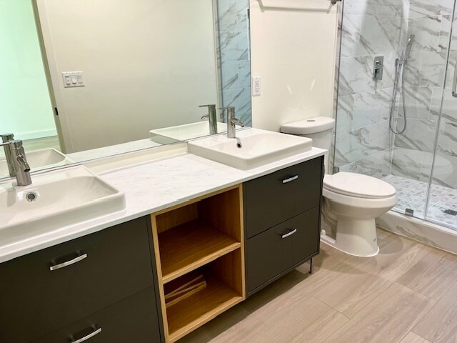 Primary Bathroom - 9946 Farragut Dr