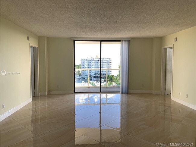 Building Photo - 13499 Biscayne Blvd