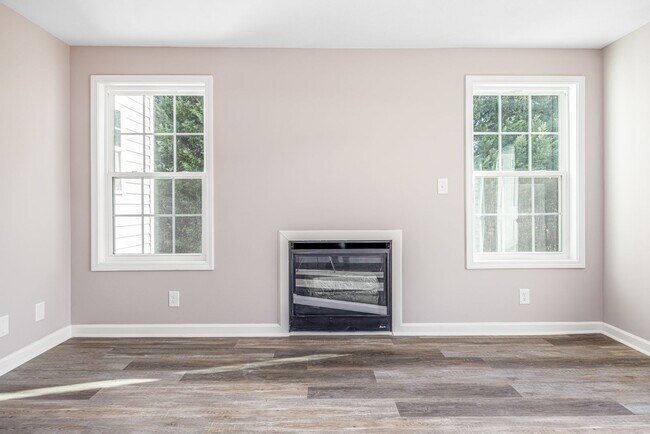 Building Photo - NEW Interior 3 bedroom 2 bathroom home