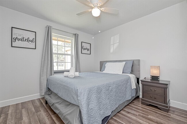 Building Photo - 11618 Corona Ln