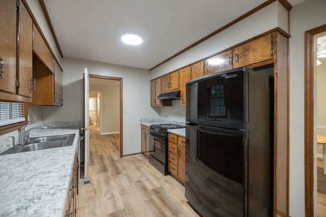 Building Photo - 1151 Brookwood Dr