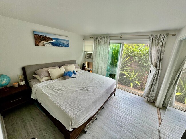Building Photo - Available Now | Fully Furnished 1 Bedroom,...