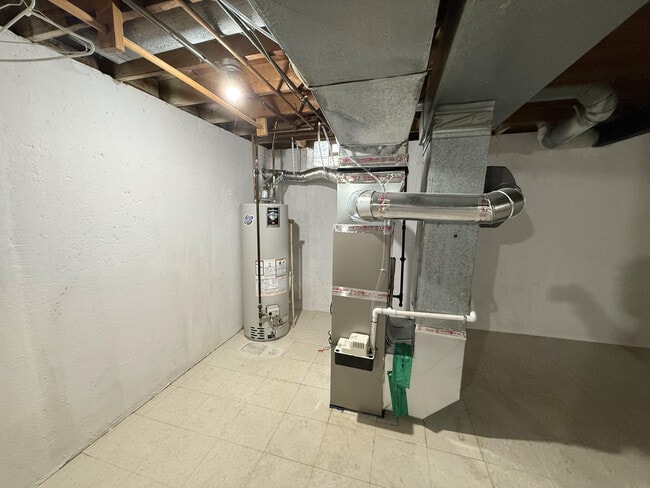 Building Photo - 12757 De Cook Dr