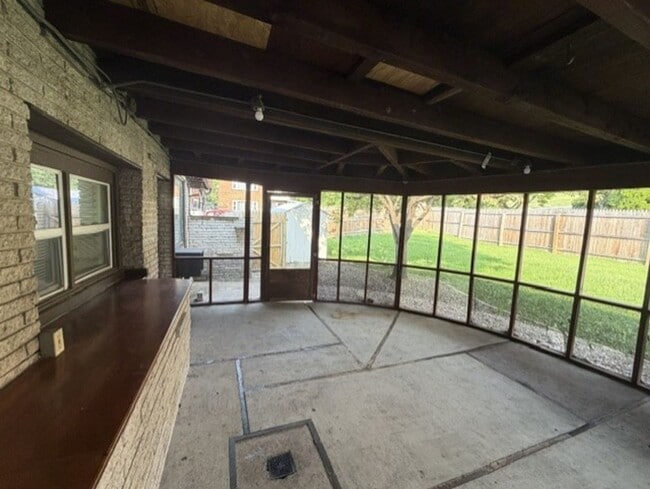 Building Photo - 563 S 24th St