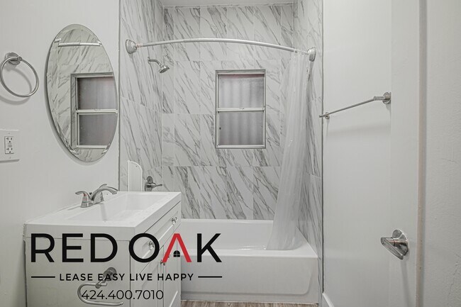 Building Photo - 1111 S Norton Ave