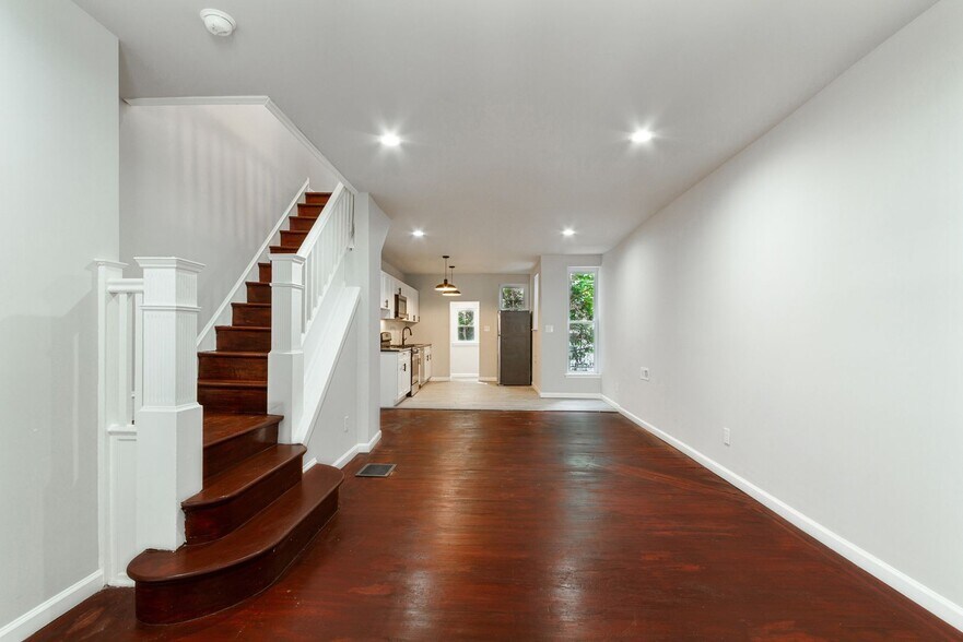 Building Photo - 5628 Broomall St