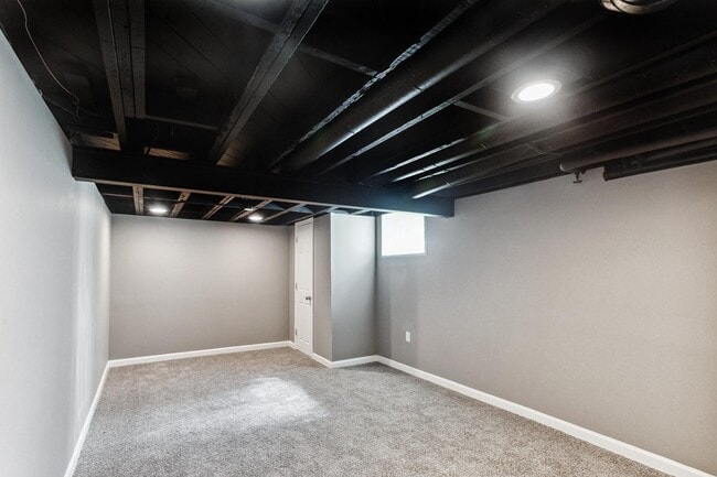 Building Photo - 5883 N 84th St
