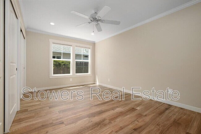Building Photo - 823 Mohawk Dr