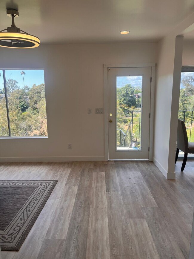 Building Photo - FREE RENT UNTIL JULY 1 2026 You must see this most amazing Clairemont “penthouse” ever!