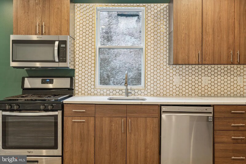 Building Photo - 2146 N Van Pelt St