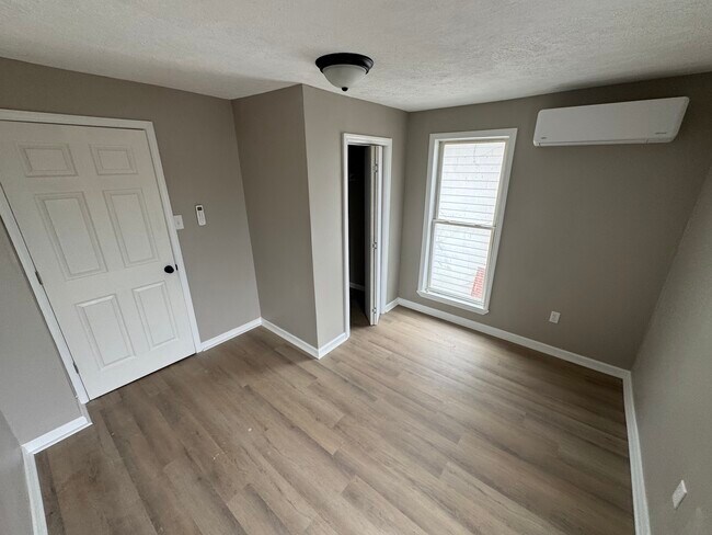 Building Photo - 525 Baltimore St