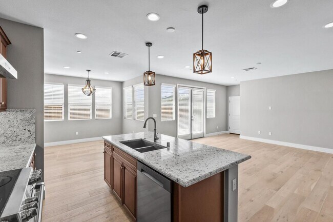 Building Photo - 118 Banano Ln