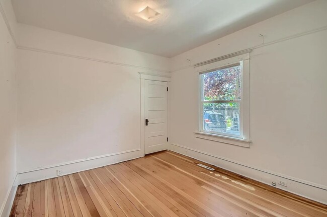 Building Photo - RUF02