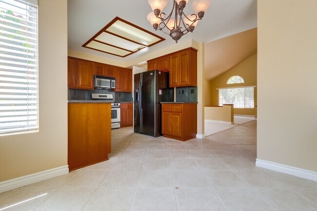 Building Photo - Lovely Home | Prime Westpark Location