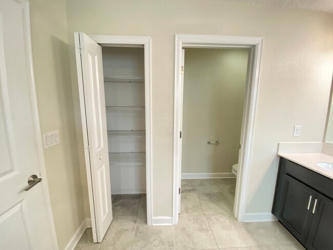 Building Photo - Spacious 4-Bedroom Home in Kissimmee – Ava...