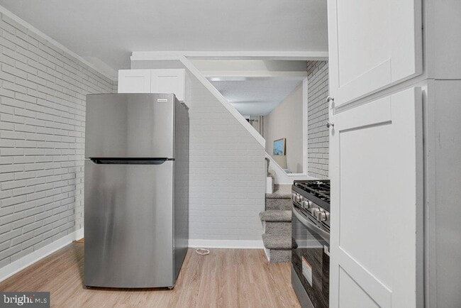 Building Photo - 3321 Elm Ave