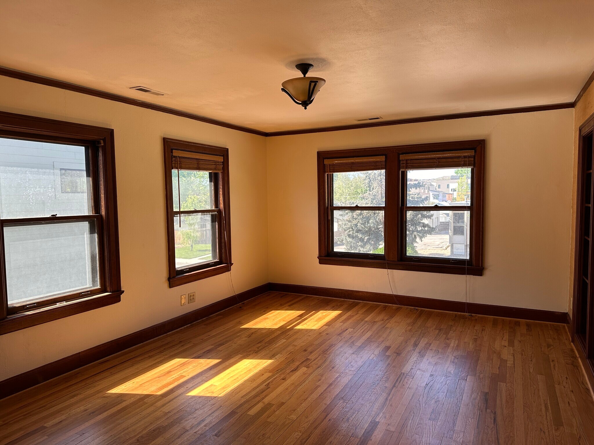 Building Photo - 673 N 27th St